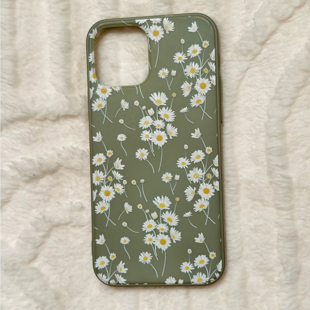 Lot of Misc Phone Cases for Apple Iphone 12, excellent like new condition